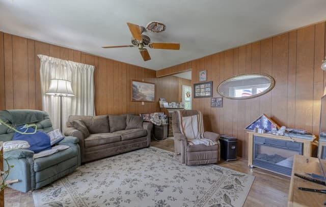Home for sale at 245 Concord Pl in Balcones Heights, TX — photo 5