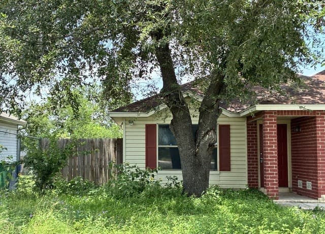 Home for sale at 1803 S Ellison Dr in San Antonio, TX — photo 1