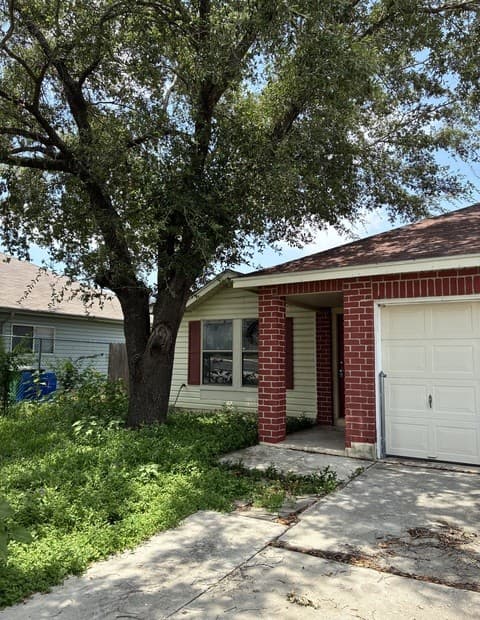 Home for sale at 1803 S Ellison Dr in San Antonio, TX — photo 2