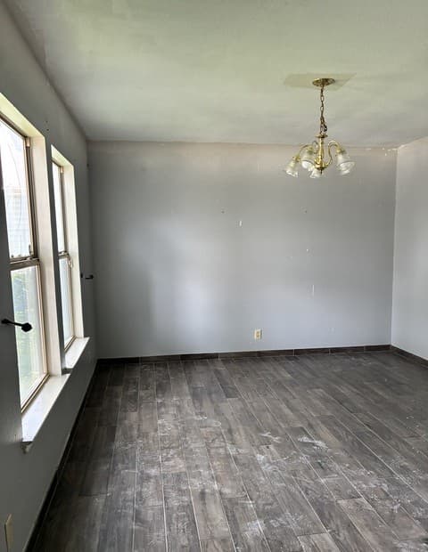 Home for sale at 1803 S Ellison Dr in San Antonio, TX — photo 5