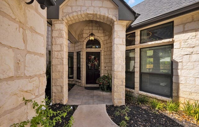 Home for sale at 105 Village Path in Castroville, TX — photo 4