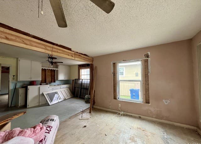 Home for sale at 222 Golden Crown Dr in San Antonio, TX — photo 1