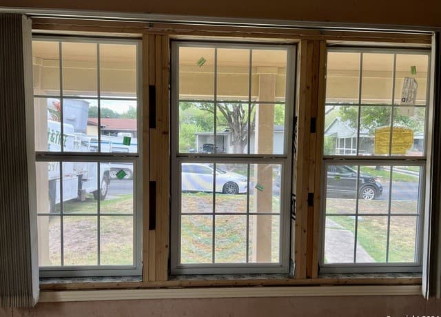 Home for sale at 222 Golden Crown Dr in San Antonio, TX — photo 3