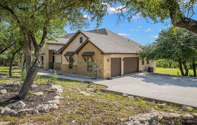 Home for sale at 2326 Cascada in Spring Branch, TX — photo 5