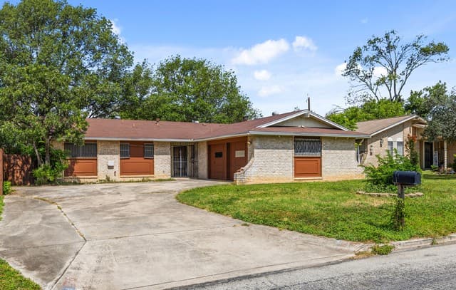 Home for sale at 9527 Spring Dawn St in San Antonio, TX — photo 3