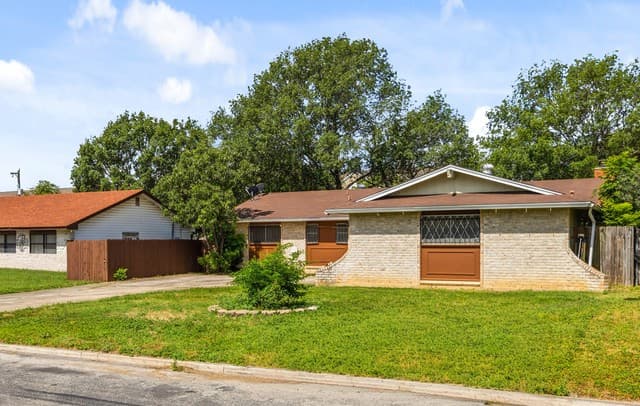 Home for sale at 9527 Spring Dawn St in San Antonio, TX — photo 4