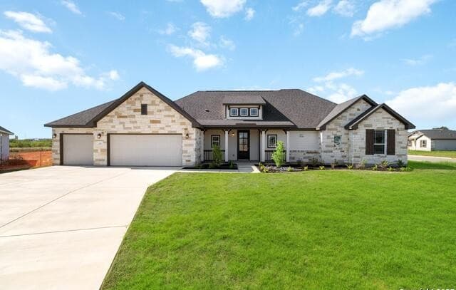 Home for sale at 541 Alta Vista Drive in Pleasanton, TX — photo 1