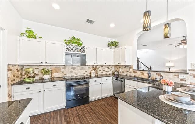 Home for sale at 120 Kitty Hawk Run in Cibolo, TX — photo 4