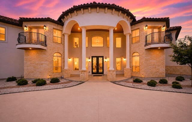 Home for sale at 423 Tulorosa Rdg in Helotes, TX — photo 1