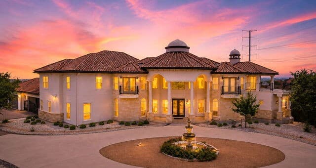 Home for sale at 423 Tulorosa Rdg in Helotes, TX — photo 3