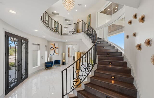 Home for sale at 423 Tulorosa Rdg in Helotes, TX — photo 5