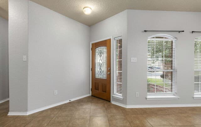 Home for sale at 10903 Bramante Ln in Helotes, TX — photo 4