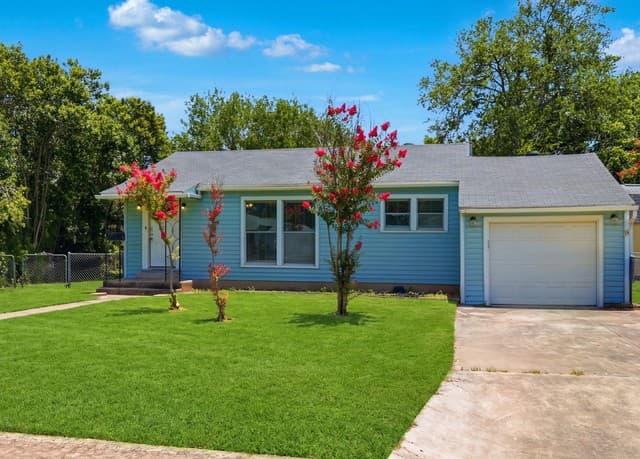 Home for sale at 502 Brooks Ave in Schertz, TX — photo 2