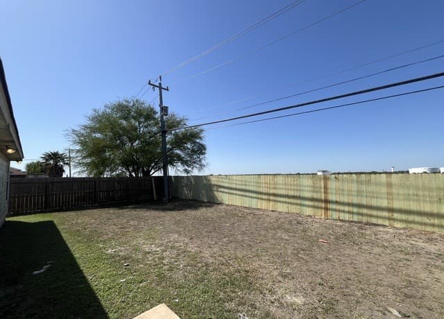 Home for sale at 1231 Jordan Xing in San Antonio, TX — photo 3
