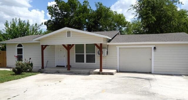 Home for sale at 104 Dinn in San Antonio, TX — photo 2