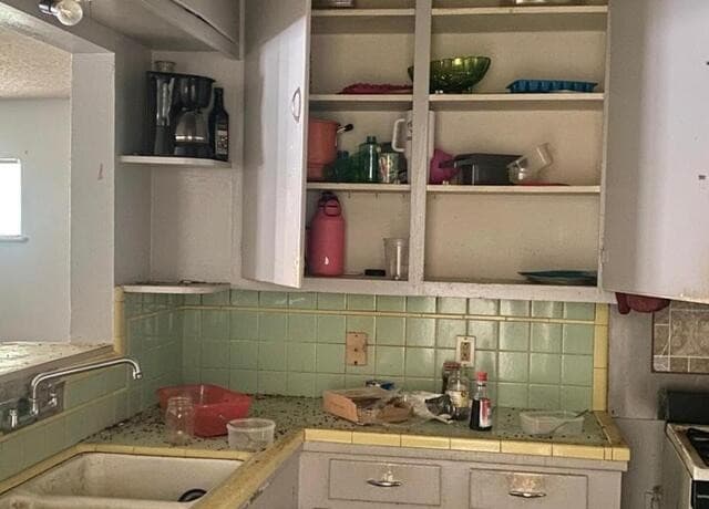 Home for sale at 239 Edna Ave in San Antonio, TX — photo 4
