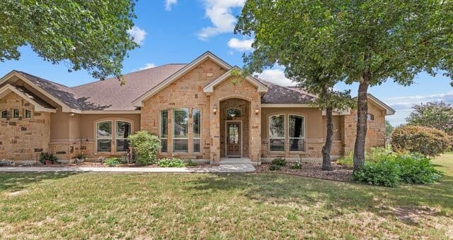 Home for sale at 192 Copper Ridge Dr in La Vernia, TX — photo 1