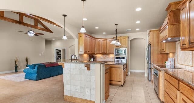 Home for sale at 192 Copper Ridge Dr in La Vernia, TX — photo 4