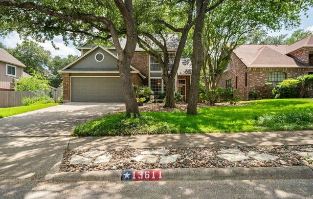 4-bedroom home for sale at 13611 Thessaly in Universal City TX