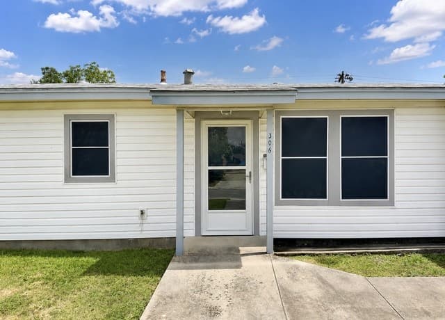 Home for sale at 306 Anton Dr in San Antonio, TX — photo 2