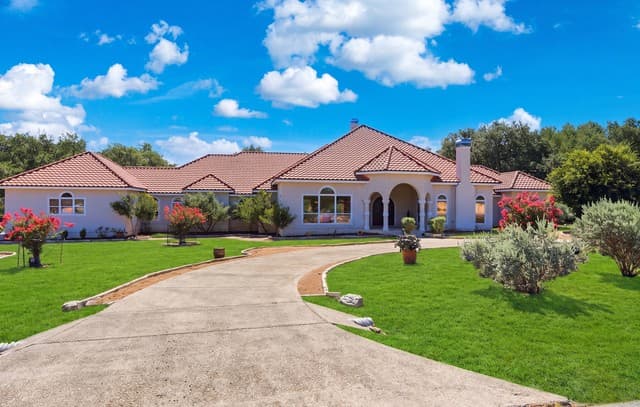 Home for sale at 358 Whitestone Dr in Spring Branch, TX — photo 3