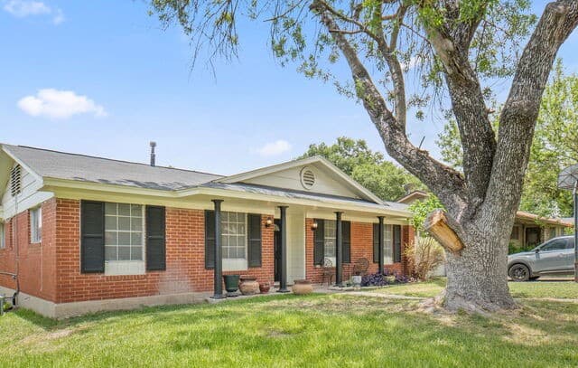 Home for sale at 710 Booth Dr in San Antonio, TX — photo 4