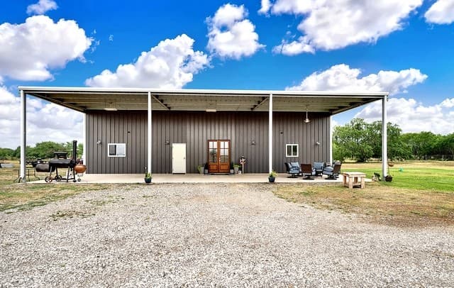 Home for sale at 757 Joy Ln in Floresville, TX — photo 3