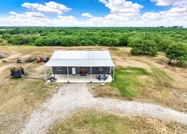 Home for sale at 757 Joy Ln in Floresville, TX — photo 4