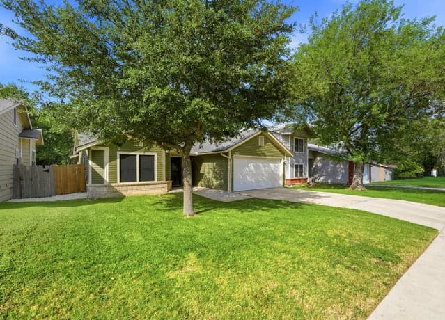 Home for sale at 7914 Wayside Trl in San Antonio, TX — photo 2