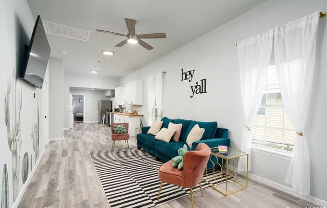 Home for sale at 114 Dilworth St in San Antonio, TX — photo 1