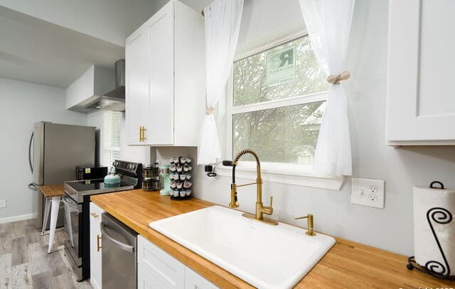 Home for sale at 114 Dilworth St in San Antonio, TX — photo 4