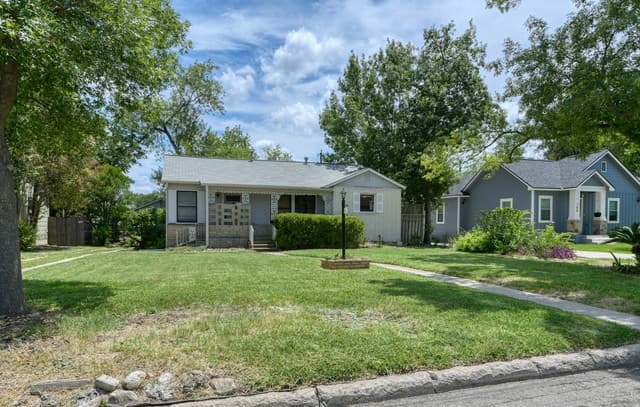 Home for sale at 144 Harmon Dr in San Antonio, TX — photo 2