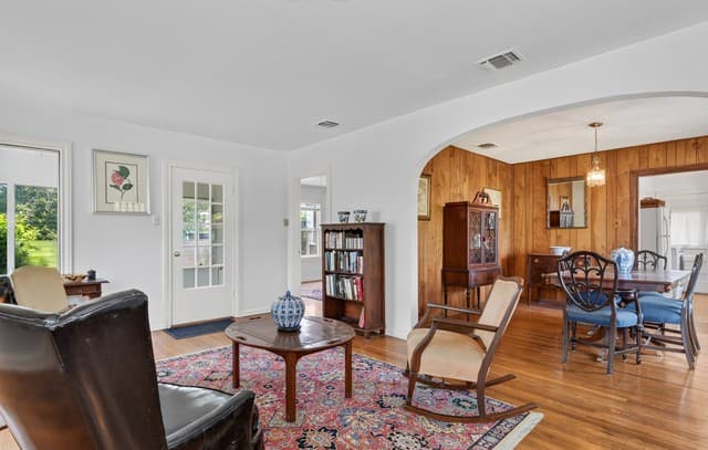 Home for sale at 144 Harmon Dr in San Antonio, TX — photo 5