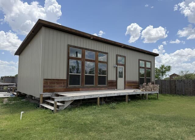 Home for sale at 7002 County Road 4514 in Devine, TX — photo 1