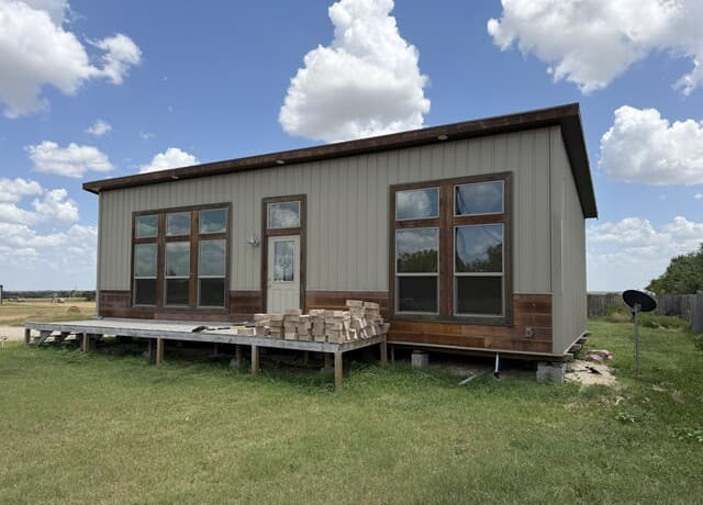 Home for sale at 7002 County Road 4514 in Devine, TX — photo 3