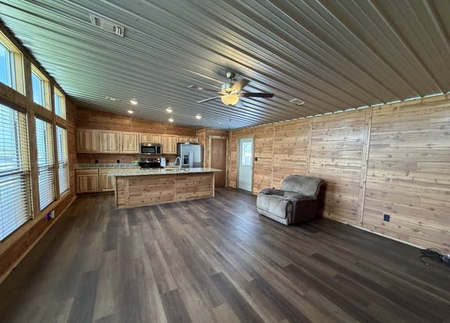 Home for sale at 7002 County Road 4514 in Devine, TX — photo 5