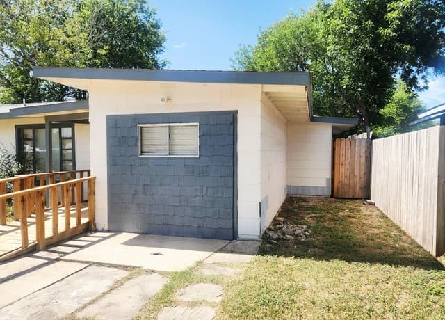 Home for sale at 762 Marquette Dr in San Antonio, TX — photo 4