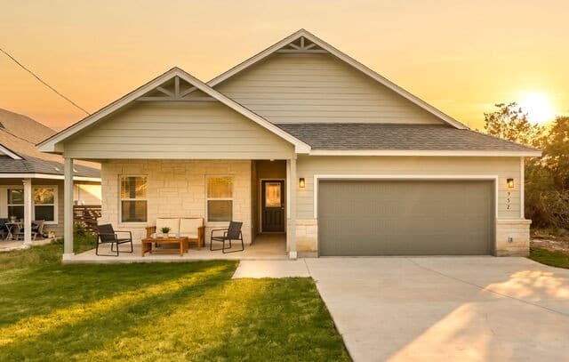 Home for sale at 952 Rimrock Cv in Spring Branch, TX — photo 1