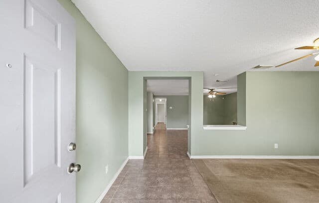 Home for sale at 6819 Honeyridge Ln in San Antonio, TX — photo 4