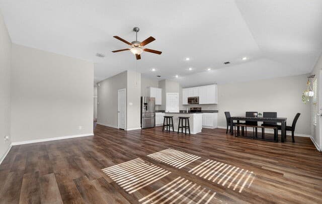 Home for sale at 6907 Emerald Vly in San Antonio, TX — photo 3