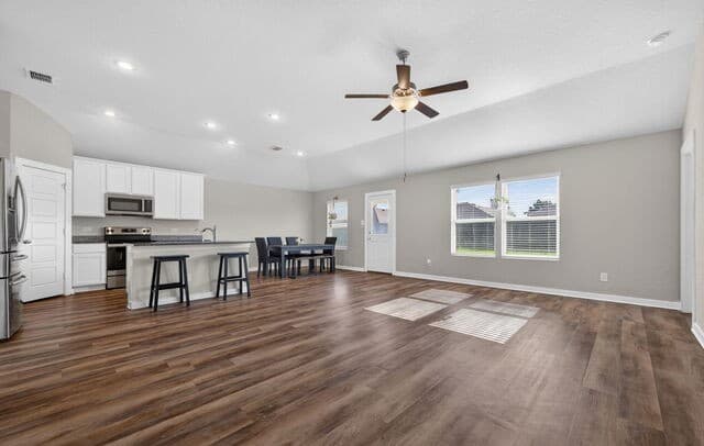 Home for sale at 6907 Emerald Vly in San Antonio, TX — photo 4