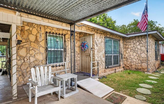 Home for sale at 115 Carmen Pl in San Antonio, TX — photo 4