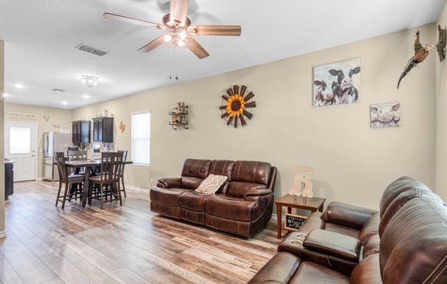 Home for sale at 5154 Morning Graze in St Hedwig, TX — photo 3