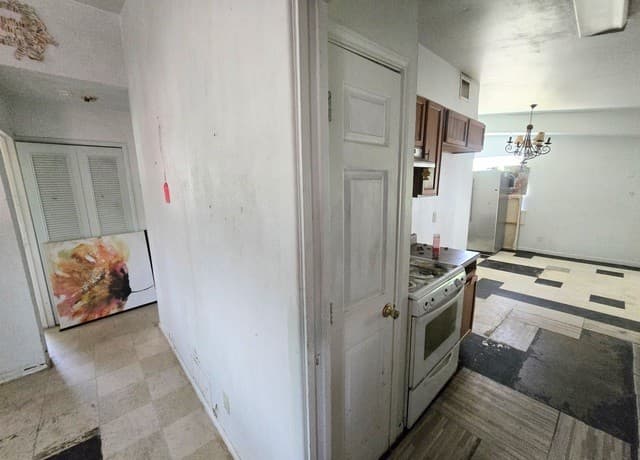 Home for sale at 5166 Village Gln in San Antonio, TX — photo 3