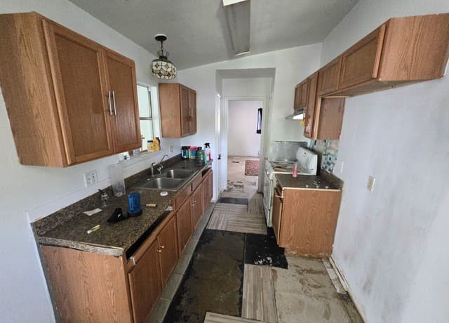 Home for sale at 5166 Village Gln in San Antonio, TX — photo 4