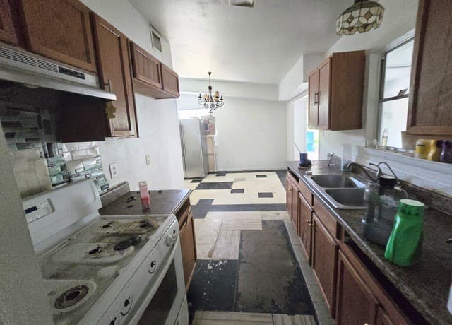 Home for sale at 5166 Village Gln in San Antonio, TX — photo 5