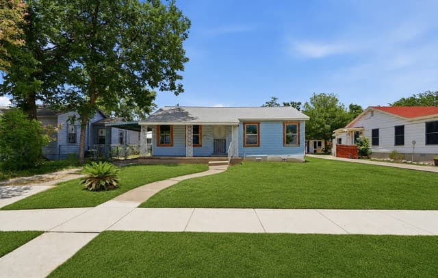 Home for sale at 2139 Texas Ave in San Antonio, TX — photo 1