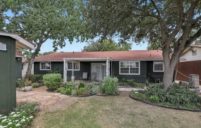 Home for sale at 10726 Green Trail Dr in San Antonio, TX — photo 5