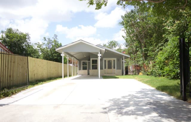 Home for sale at 126 Holly St. in San Antonio, TX — photo 2