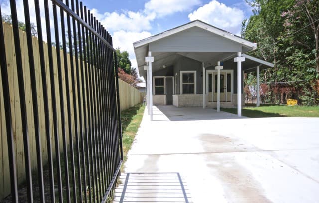 Home for sale at 126 Holly St. in San Antonio, TX — photo 3